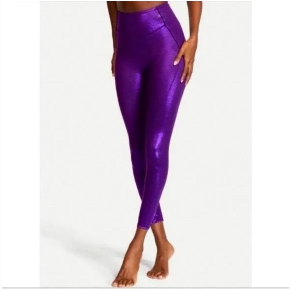 Beautiful Victoria’s Secret shiny purple leggings - Picture 8 of 8